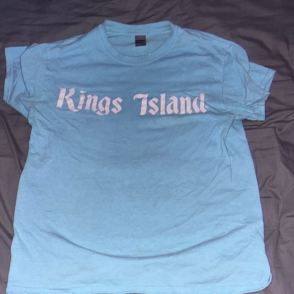 I’m selling a kings island t it has been worn . but still very good quality